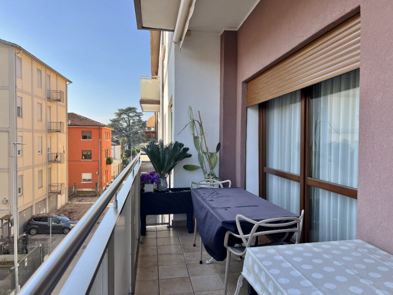 SPLENDIDO TRICAMERE RISTRUTTURATO, A VICENZA QUARTIERE PISCINE-SAN BORTOLO- Rif. 8345
Nel cuore d...