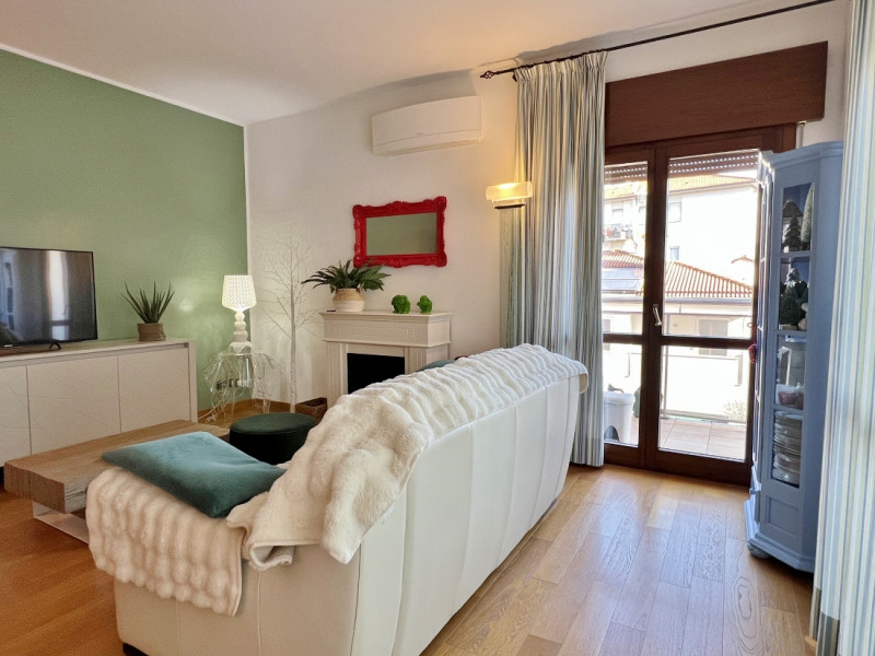 SPLENDIDO TRICAMERE RISTRUTTURATO, A VICENZA QUARTIERE PISCINE-SAN BORTOLO- Rif. 8345
Nel cuore d...