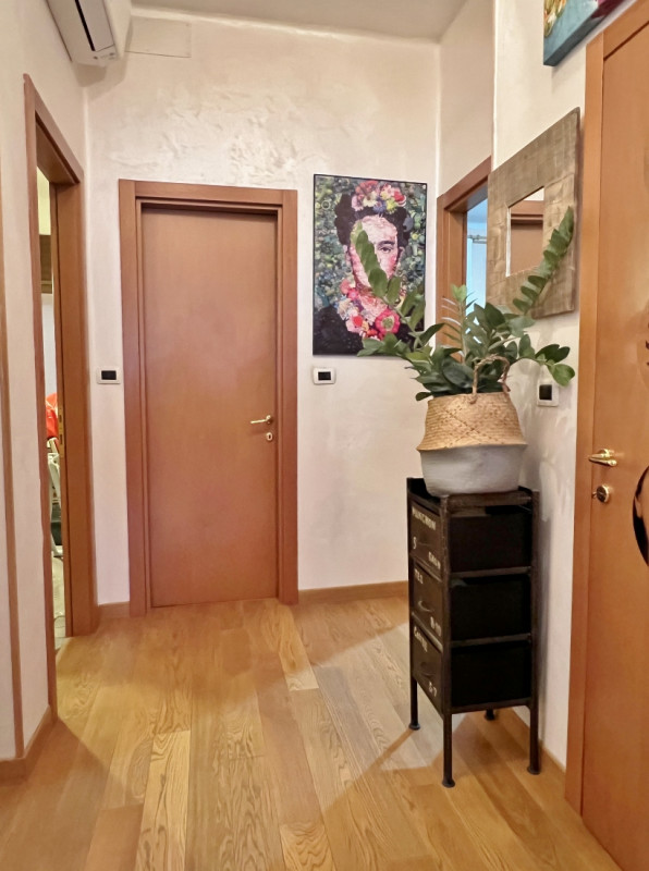 SPLENDIDO TRICAMERE RISTRUTTURATO, A VICENZA QUARTIERE PISCINE-SAN BORTOLO- Rif. 8345
Nel cuore d...