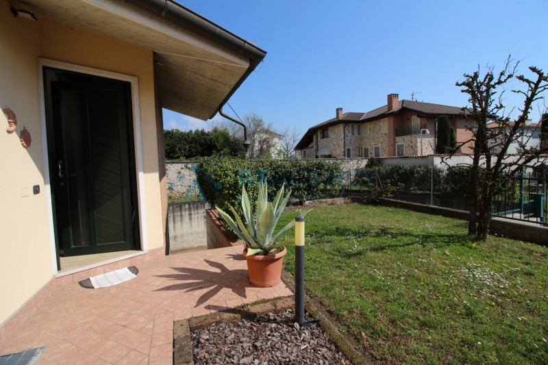 Thiene 

Stai cercando una porzione di bifamiliare in zona tranquilla ma allo stesso tempo centra...