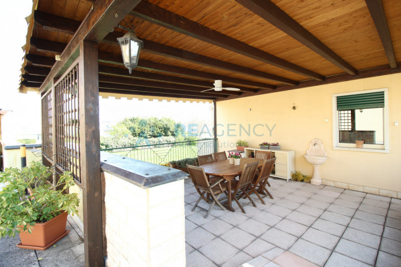 Thiene 

Stai cercando una porzione di bifamiliare in zona tranquilla ma allo stesso tempo centra...