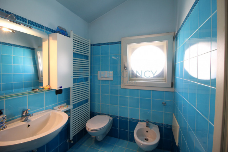 Thiene 

Stai cercando una porzione di bifamiliare in zona tranquilla ma allo stesso tempo centra...