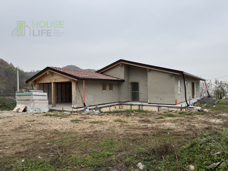 MONTE DI MALO: in zona panoramica posta a 10 minuti dal paese di Malo VILLETTA indipendente Eco-G...