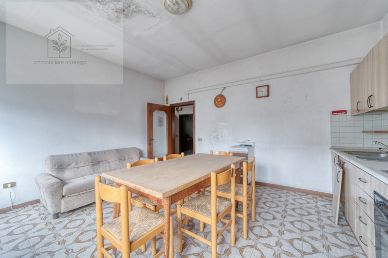 Bifamiliare intera con giardino, da reinventare –  Mejaniga di Cadoneghe

Ci sono case che non ra...