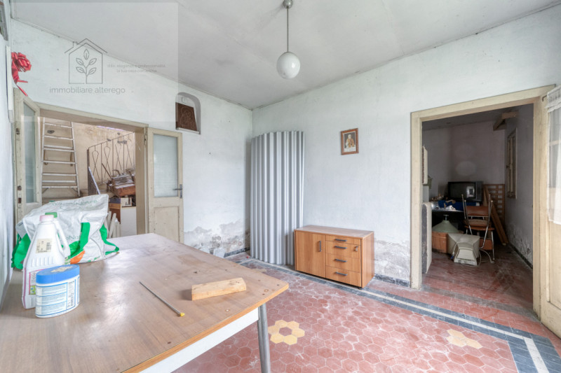 Bifamiliare intera con giardino, da reinventare –  Mejaniga di Cadoneghe

Ci sono case che non ra...