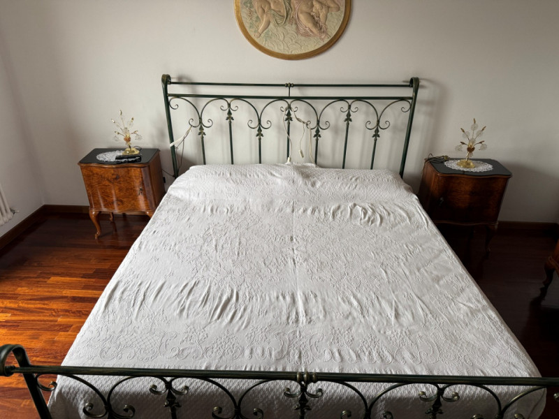 BICAMERE BI-SERVIZI CON TERRAZZA ABITABILE E GARAGE DOPPIO. EURO 149.000. CODICE 4601. PER INFO: ...