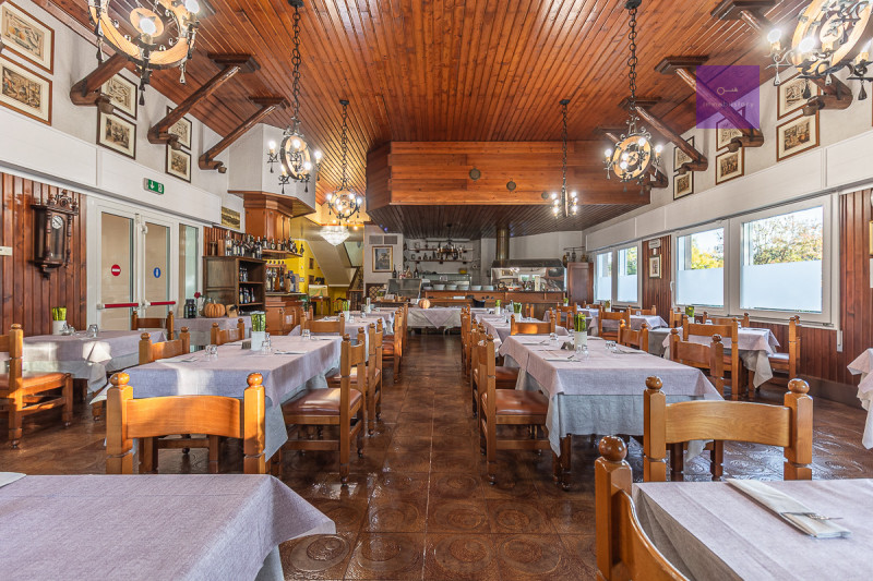 Complesso ricettivo panoramico sui Colli Euganei | Hotel con 30 camere e ampia estensione fondiar...