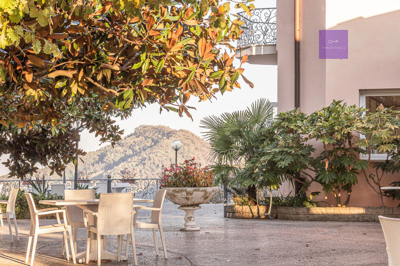 Complesso ricettivo panoramico sui Colli Euganei | Hotel con 30 camere e ampia estensione fondiar...