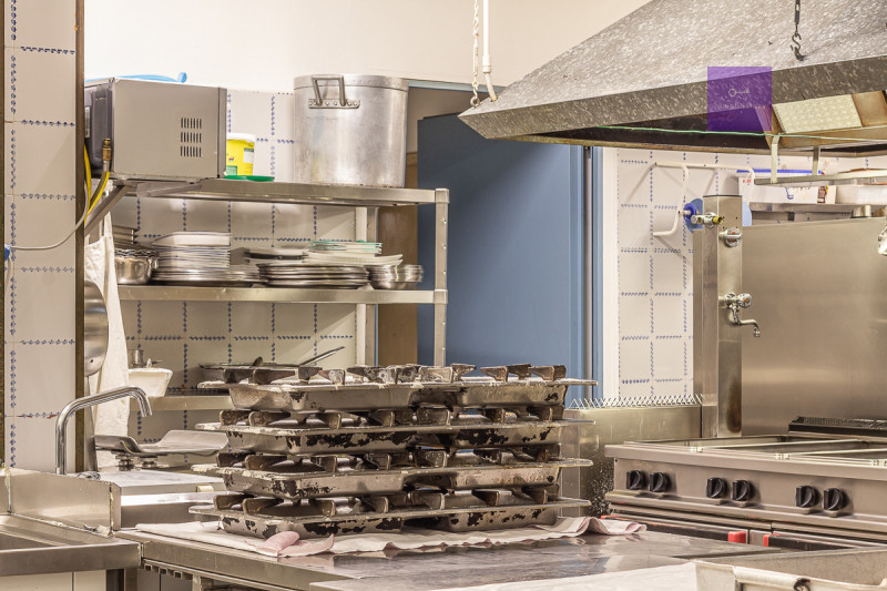 Complesso ricettivo panoramico sui Colli Euganei | Hotel con 30 camere e ampia estensione fondiar...