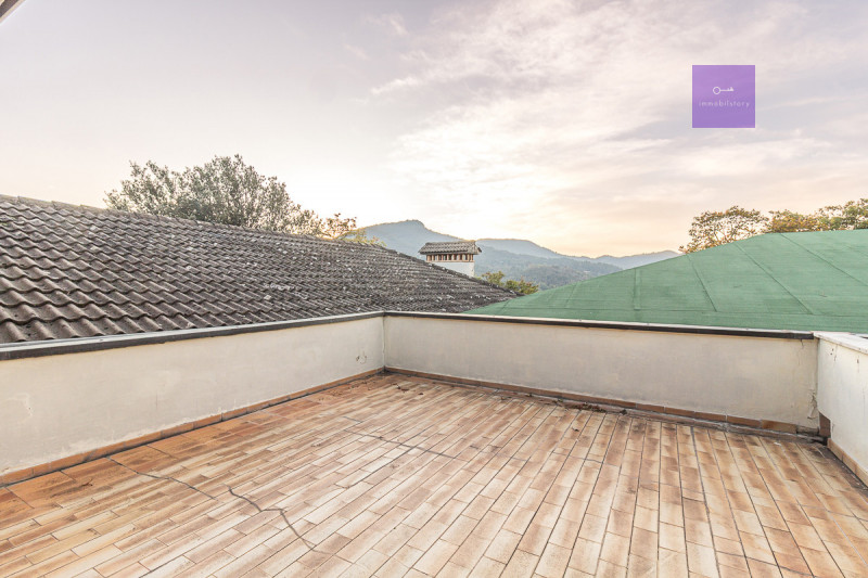 Complesso ricettivo panoramico sui Colli Euganei | Hotel con 30 camere e ampia estensione fondiar...