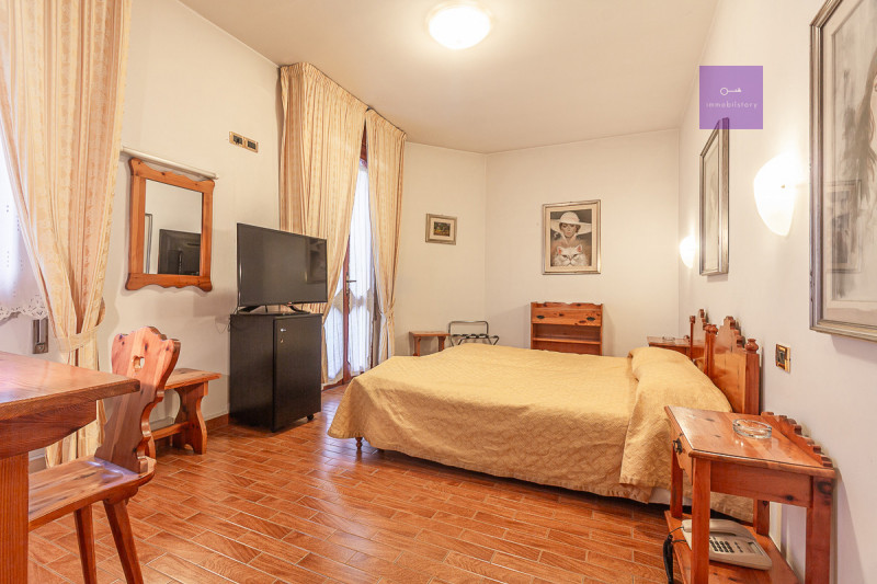 Complesso ricettivo panoramico sui Colli Euganei | Hotel con 30 camere e ampia estensione fondiar...