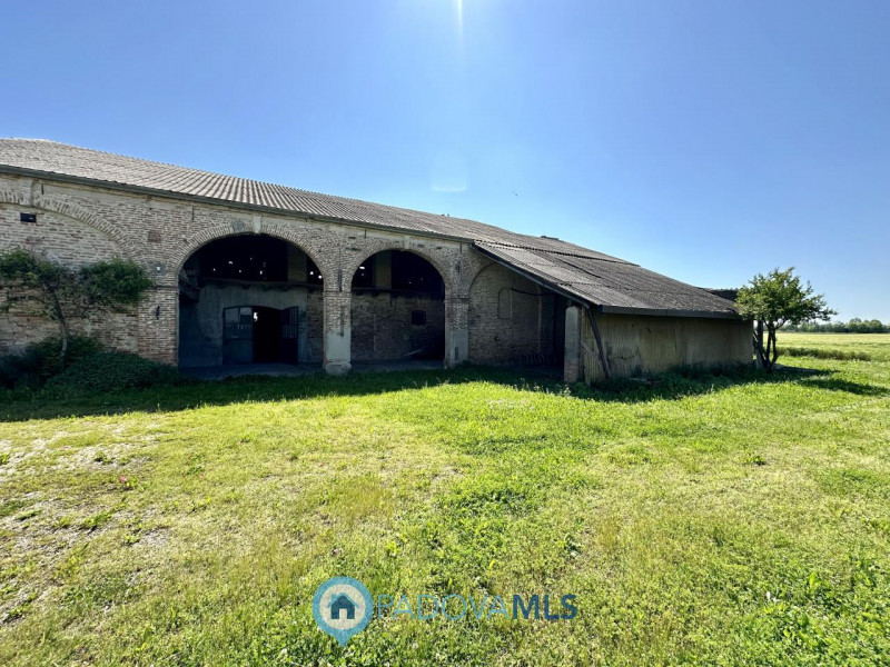 RUSTICO CON TERRENO AGRICOLO A CASALSERUGO €.250.000 - rif.1691

Il rustico in vendita a Casalser...