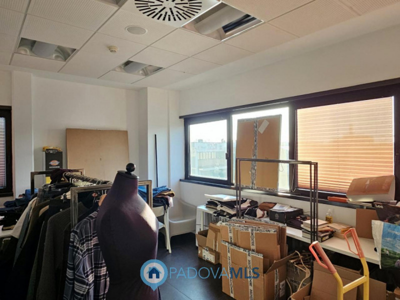 Immobile in esclusiva al Gruppo Padova MLS

PADOVA ZONA INDUSTRIALE EST. Scoprite un'opportunità ...