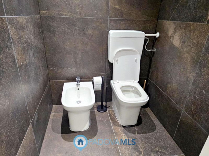 Immobile in esclusiva al Gruppo Padova MLS

PADOVA ZONA INDUSTRIALE EST. Scoprite un'opportunità ...