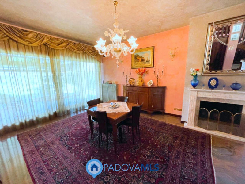 Immobile in esclusiva al Gruppo Padova MLS

Situata nella zona di Codiverno, nel comune di Vigonz...