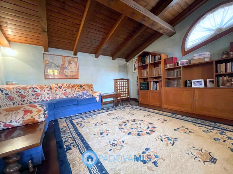 Immobile in esclusiva al Gruppo Padova MLS

Situata nella zona di Codiverno, nel comune di Vigonz...