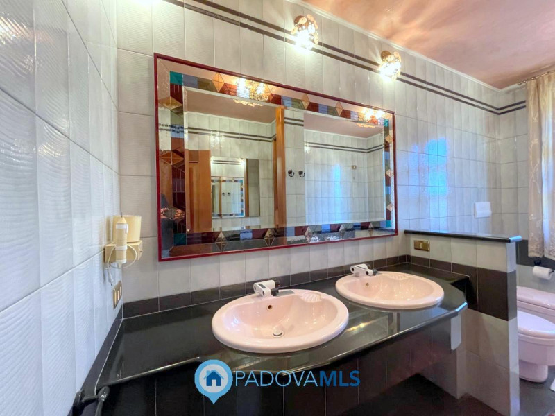 Immobile in esclusiva al Gruppo Padova MLS

Situata nella zona di Codiverno, nel comune di Vigonz...