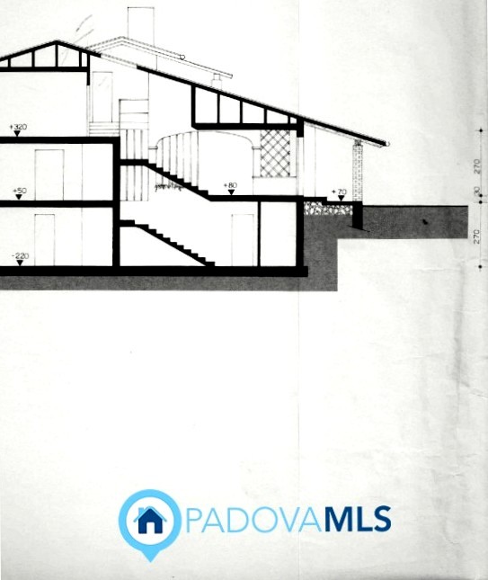 Immobile in esclusiva al Gruppo Padova MLS

Situata nella zona di Codiverno, nel comune di Vigonz...