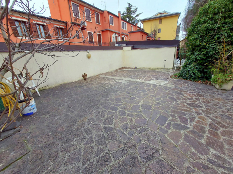 ELEGANTE DUPLEX SU 2 UNITA' IN CENTRO STORICO €.415.000 - rif.LM011 

Scopri un'opportunità unica...