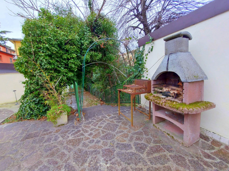 ELEGANTE DUPLEX SU 2 UNITA' IN CENTRO STORICO €.415.000 - rif.LM011 

Scopri un'opportunità unica...