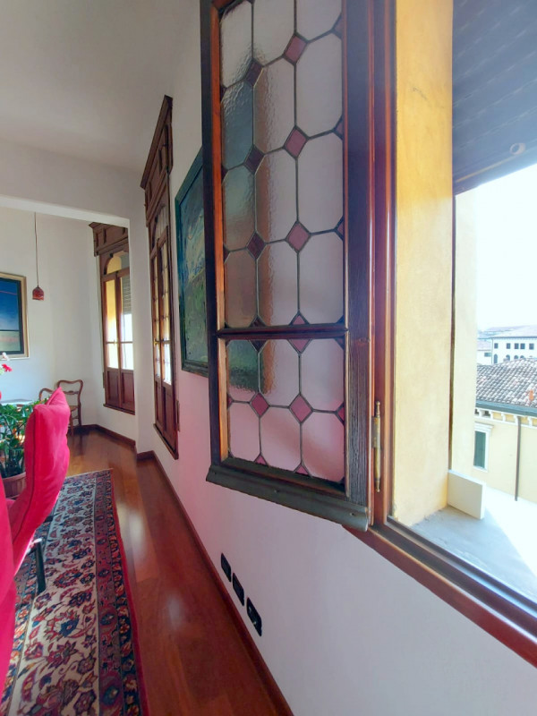 ULTIMO PIANO IN CENTRO STORICO CON ASCENSORE rif.GB025 - €.720.000

Se stai cercando un bellissim...