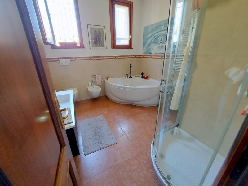 ULTIMO PIANO IN CENTRO STORICO CON ASCENSORE rif.GB025 - €.720.000

Se stai cercando un bellissim...