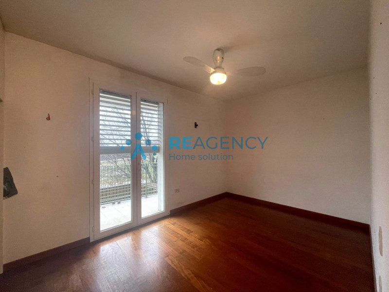 In una delle zone residenziali più tranquille di Caldogno, proponiamo in vendita un'esclusiva vil...