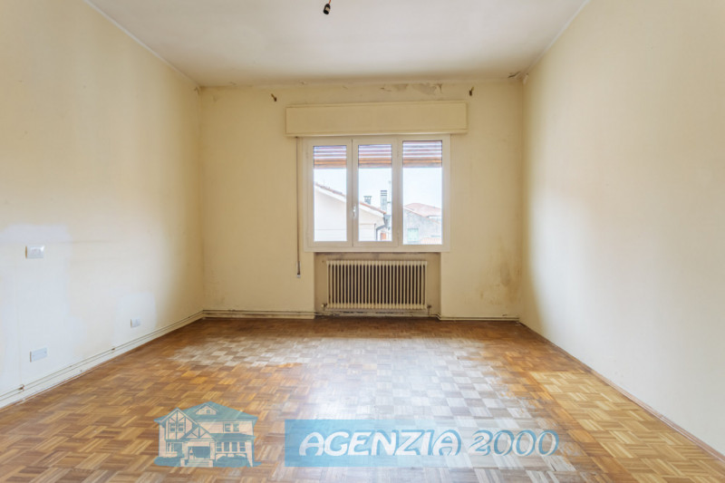 A CONSELVE BELL' APPARTAMENTO CENTRALISSIMO AL SECONDO PIANO DAGLI AMPI SPAZI!!! SUL TETTO BELLIS...