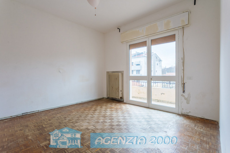 A CONSELVE BELL' APPARTAMENTO CENTRALISSIMO AL SECONDO PIANO DAGLI AMPI SPAZI!!! SUL TETTO BELLIS...