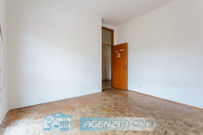 A CONSELVE BELL' APPARTAMENTO CENTRALISSIMO AL SECONDO PIANO DAGLI AMPI SPAZI!!! SUL TETTO BELLIS...