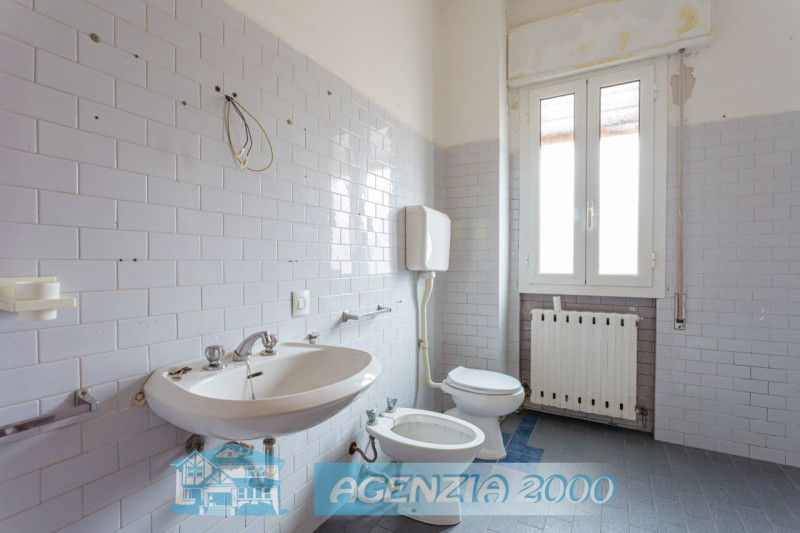 A CONSELVE BELL' APPARTAMENTO CENTRALISSIMO AL SECONDO PIANO DAGLI AMPI SPAZI!!! SUL TETTO BELLIS...