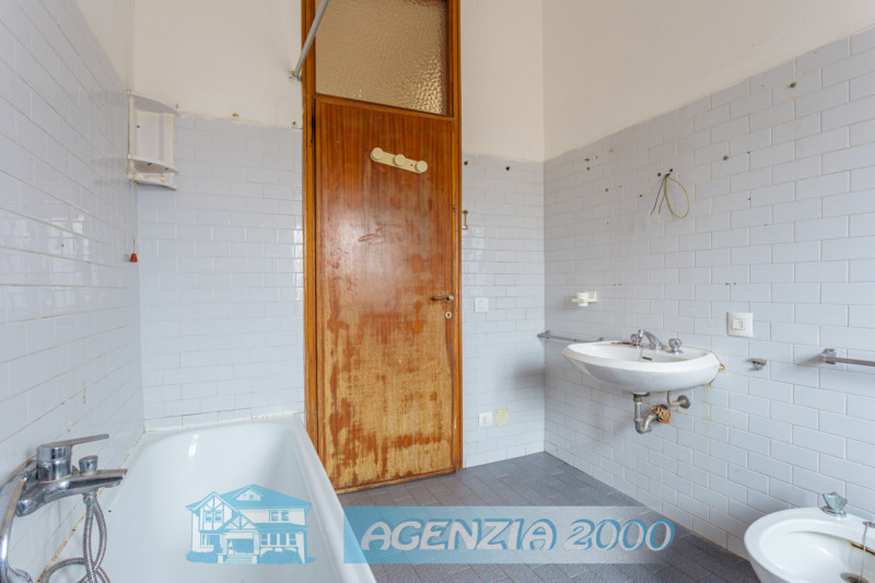 A CONSELVE BELL' APPARTAMENTO CENTRALISSIMO AL SECONDO PIANO DAGLI AMPI SPAZI!!! SUL TETTO BELLIS...