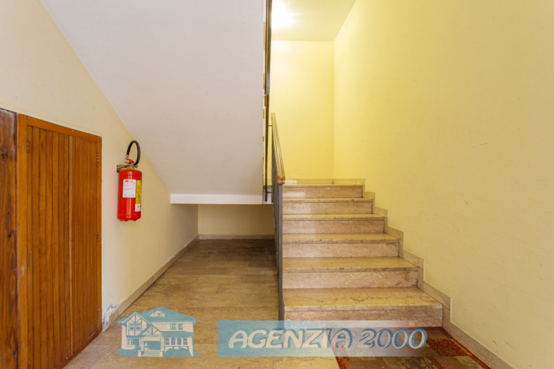 A CONSELVE BELL' APPARTAMENTO CENTRALISSIMO AL SECONDO PIANO DAGLI AMPI SPAZI!!! SUL TETTO BELLIS...