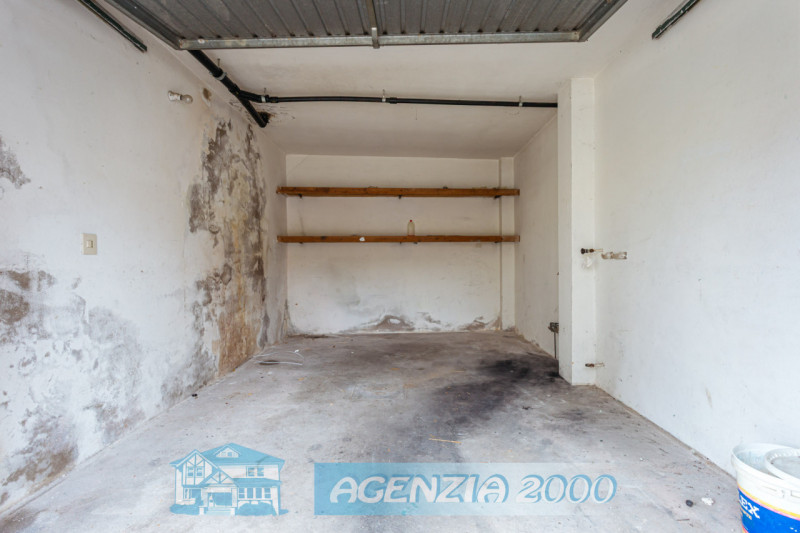 A CONSELVE BELL' APPARTAMENTO CENTRALISSIMO AL SECONDO PIANO DAGLI AMPI SPAZI!!! SUL TETTO BELLIS...