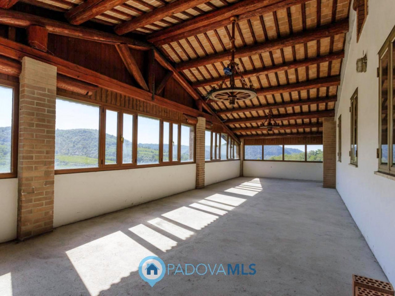 RUSTICO/CASA di 2 unità con ampio terreno a VALNOGAREDO €.490.000 - rif.1434

Cinto Euganeo - A V...