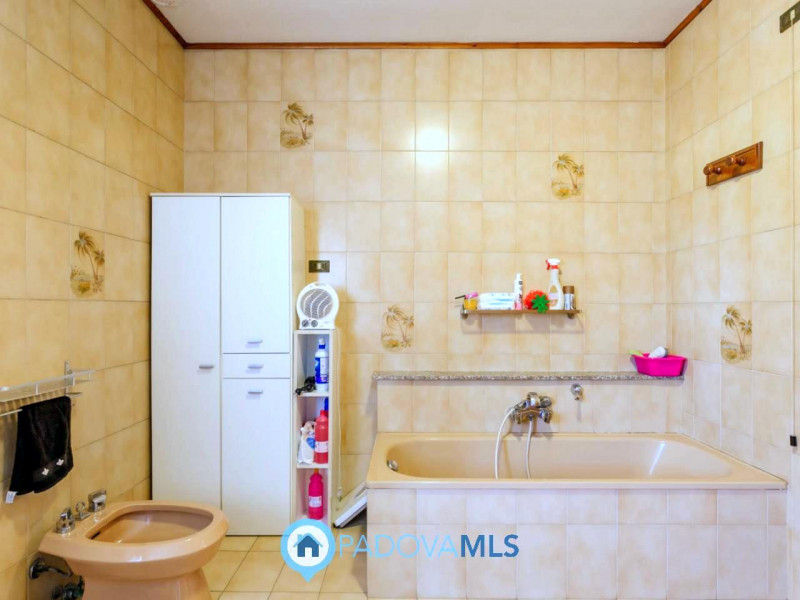 RUSTICO/CASA di 2 unità con ampio terreno a VALNOGAREDO €.490.000 - rif.1434

Cinto Euganeo - A V...