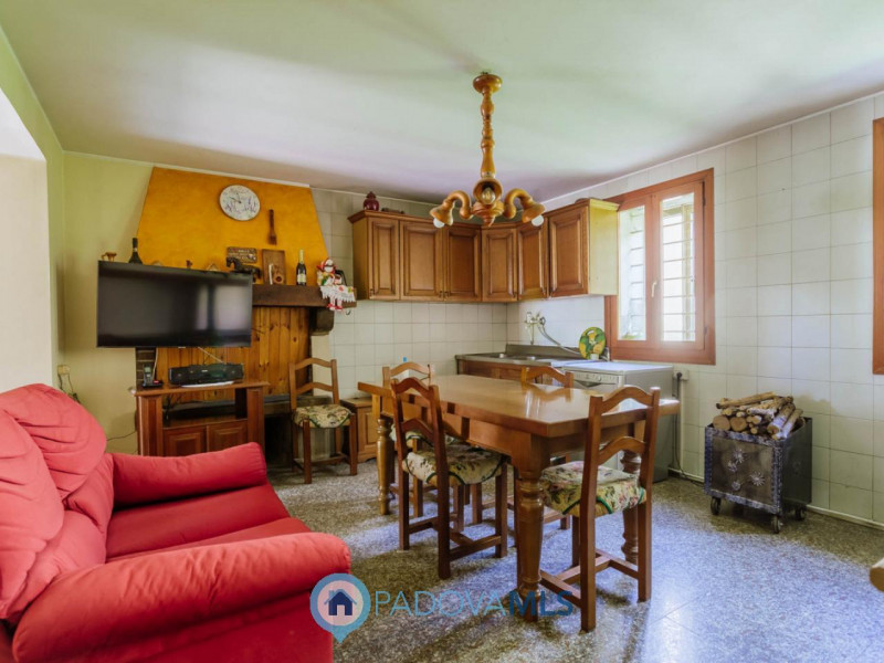 RUSTICO/CASA di 2 unità con ampio terreno a VALNOGAREDO €.490.000 - rif.1434

Cinto Euganeo - A V...