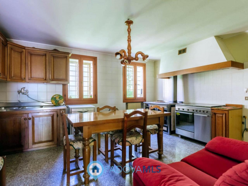 RUSTICO/CASA di 2 unità con ampio terreno a VALNOGAREDO €.490.000 - rif.1434

Cinto Euganeo - A V...