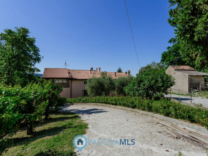 RUSTICO/CASA di 2 unità con ampio terreno a VALNOGAREDO €.490.000 - rif.1434

Cinto Euganeo - A V...