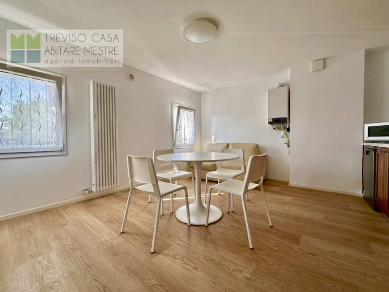 PROPONIAMO IN LOCAZIONE Mini-appartamento, al piano 1° Piano di un piccolo condominio completamen...