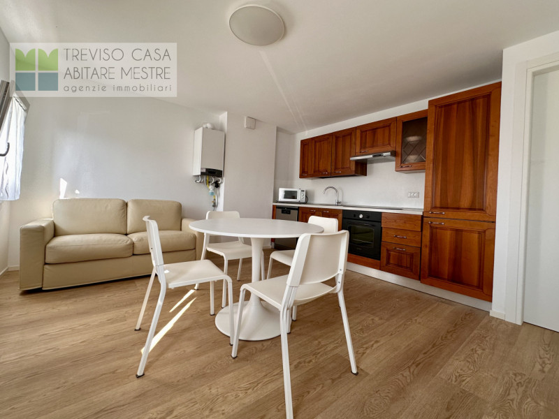 PROPONIAMO IN LOCAZIONE Mini-appartamento, al piano 1° Piano di un piccolo condominio completamen...