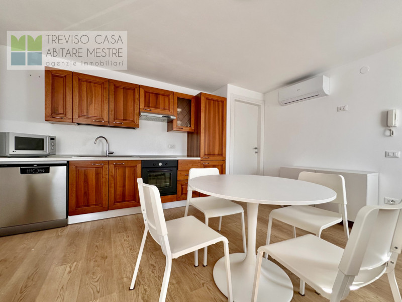 PROPONIAMO IN LOCAZIONE Mini-appartamento, al piano 1° Piano di un piccolo condominio completamen...