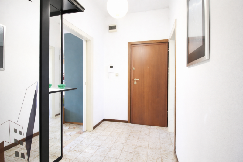 A breve distanza dal centro storico di Vicenza, dalle principali arterie stradali e dal casello d...