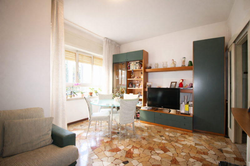 A breve distanza dal centro storico di Vicenza, dalle principali arterie stradali e dal casello d...