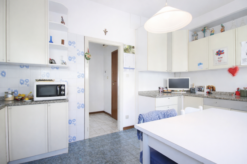 A breve distanza dal centro storico di Vicenza, dalle principali arterie stradali e dal casello d...