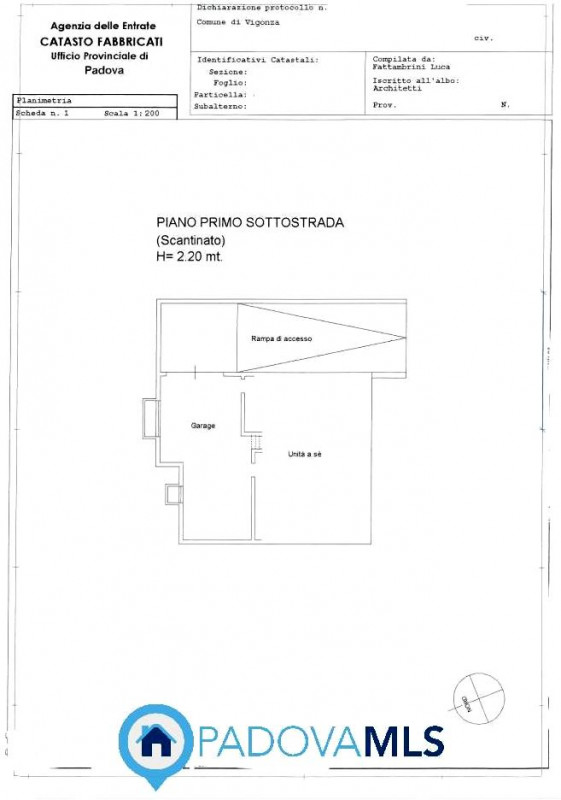 PERAROLO DI VIGONZA Signorile VILLA SINGOLA immersa nel verde Con una superficie generosa di 380 ...
