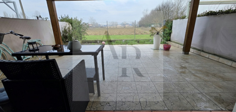 Vigonza: A pochi passi dal Centro, in una tranquilla via chiusa di recente realizzo, proponiamo i...