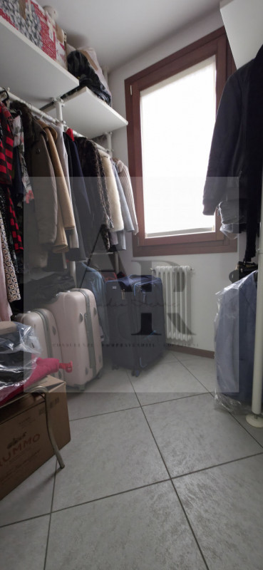 Vigonza: A pochi passi dal Centro, in una tranquilla via chiusa di recente realizzo, proponiamo i...