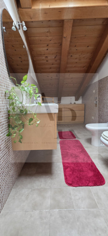 Vigonza: A pochi passi dal Centro, in una tranquilla via chiusa di recente realizzo, proponiamo i...