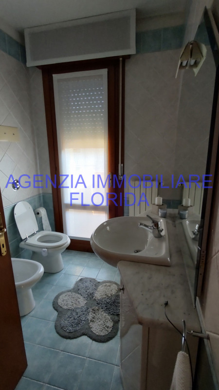 Porzione di testa di casa a schiera situata nel tranquillo comune di Loreggia, precisamente nella...